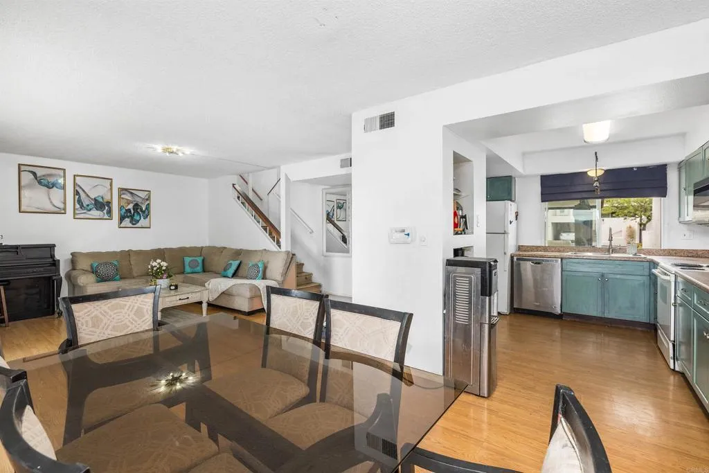 https://cdn.realtyfeed.com/cdn/127/306478430/4c8b1c3cc19ecaf2e2ade3aa0ca505c6.webp