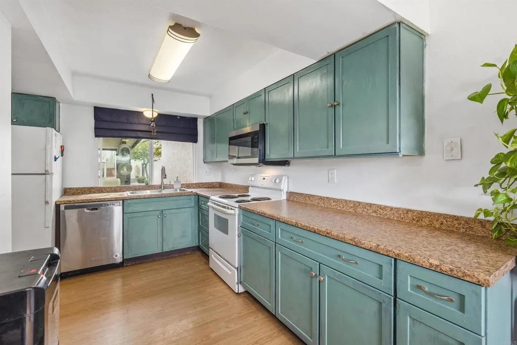 https://cdn.realtyfeed.com/cdn/127/306478430/760b9d1a6b10ef882fd06c52dac674b5.webp