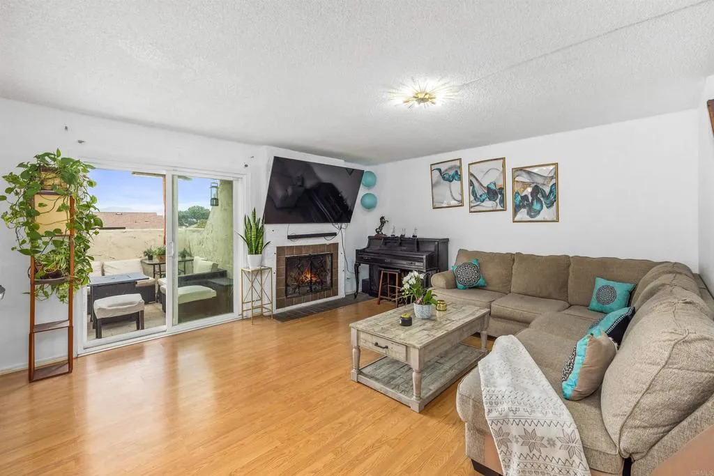https://cdn.realtyfeed.com/cdn/127/306478430/a4c9287feb09657d1a32aeaafc96827d.webp