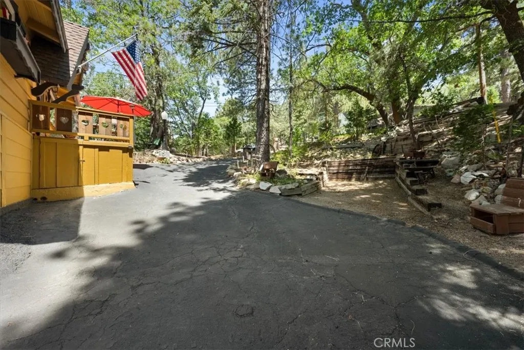 33019 Juniper Lane, Green Valley Lake, CA 92341 - Photo 5 of 42, Green Valley Lake, CA