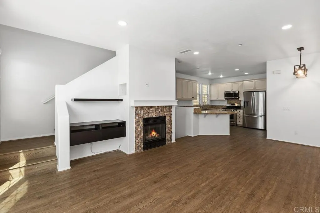 https://cdn.realtyfeed.com/cdn/127/306478561/1cb3eeccda3eec7f754eac0aee9aaabb.webp