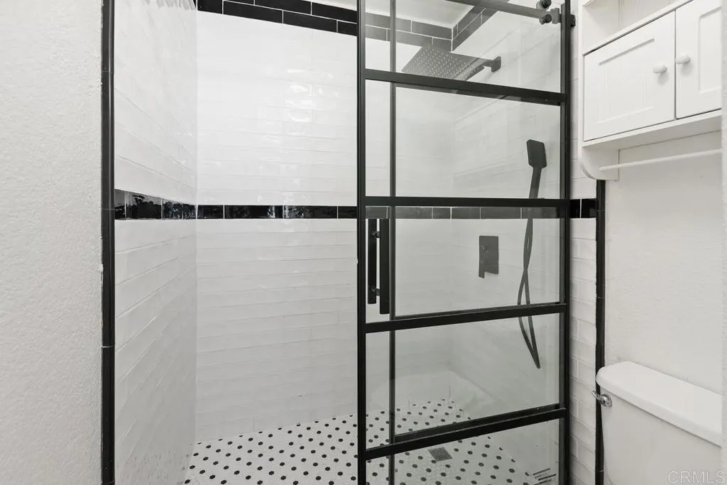 Photo #11: PTP2504836 Listing: Photo #11