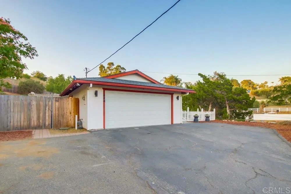 https://cdn.realtyfeed.com/cdn/127/306478567/8c15b8c2b708da37251544d44129ba02.webp