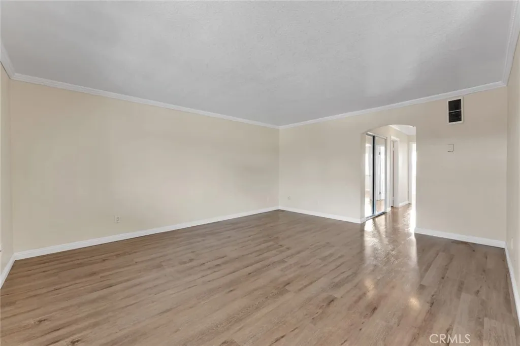 https://cdn.realtyfeed.com/cdn/127/306478721/b28f7606c7346fbcbcb0d2b32bff6d1e.webp