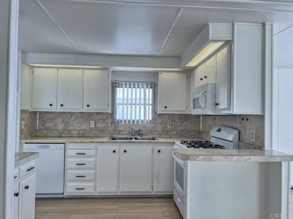 https://cdn.realtyfeed.com/cdn/127/306478912/5222781f1e9d218b868055b724d7deff.webp