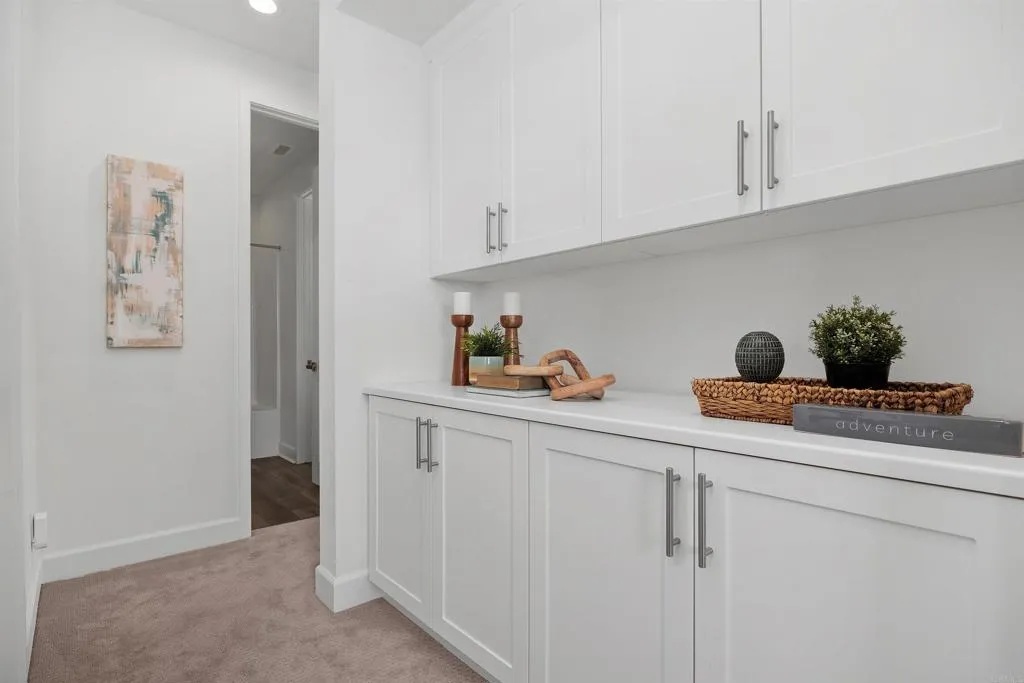 https://cdn.realtyfeed.com/cdn/127/306478999/f12bb8260e904b660ab394311352a380.webp