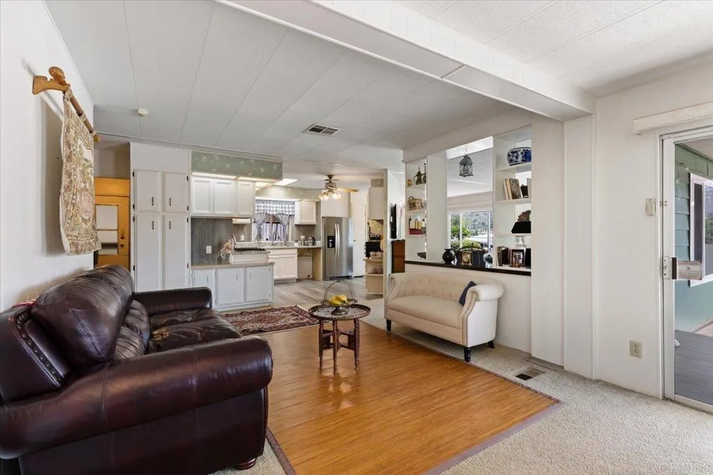 https://cdn.realtyfeed.com/cdn/127/306479040/104f124835c32668faae77d9a1269170.webp