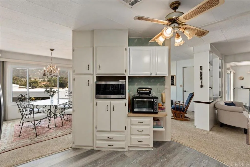 https://cdn.realtyfeed.com/cdn/127/306479040/45fd0afd5e3e8b957cba3749f94faf55.webp