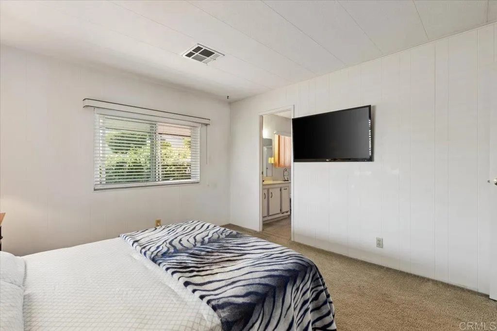 https://cdn.realtyfeed.com/cdn/127/306479040/4e9c89b3c88d96592b1ac36c5ee382f8.webp