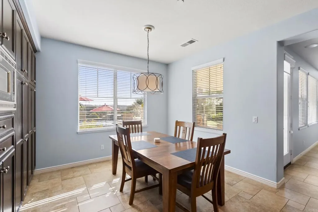 https://cdn.realtyfeed.com/cdn/127/306479042/831fef044b7d18fc967a8d71ac432a73.webp
