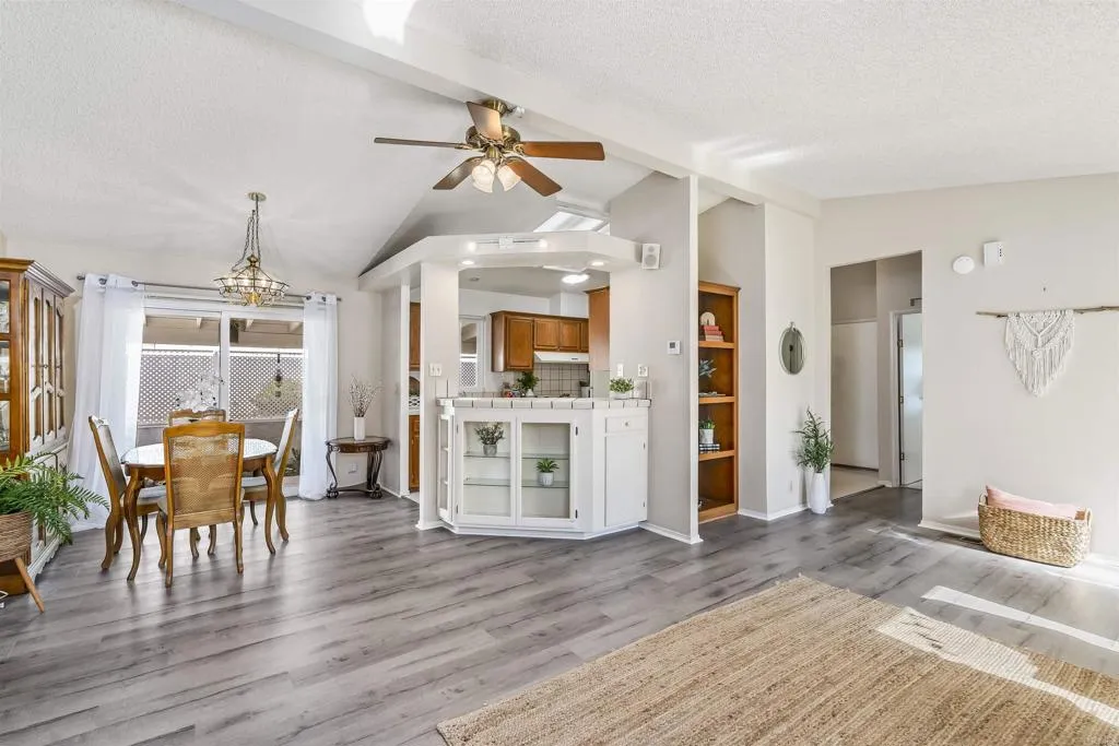 https://cdn.realtyfeed.com/cdn/127/306479265/83808517f373be0a48d24d5f75bd2119.webp