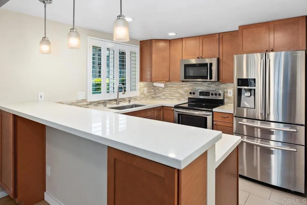 https://cdn.realtyfeed.com/cdn/127/306479297/44e2e943cc9f7c896f54ee60267ad1d5.webp