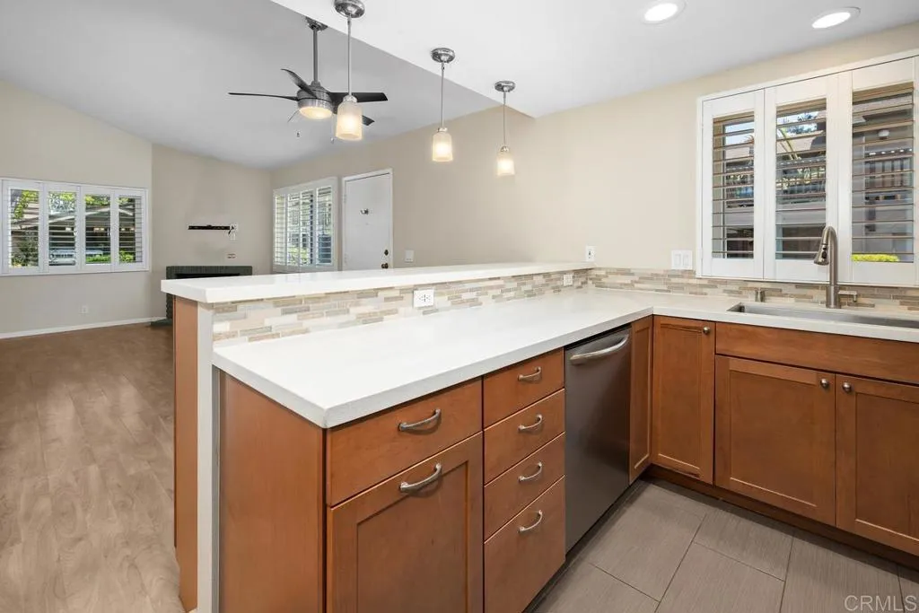 https://cdn.realtyfeed.com/cdn/127/306479297/891209c54784c9240bfe935843bd6e32.webp
