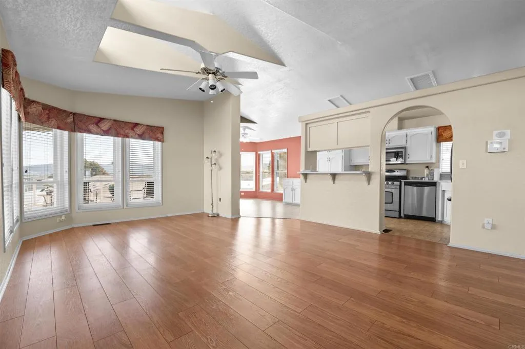https://cdn.realtyfeed.com/cdn/127/306479307/45326e49ca5c189ed3cf5dd822422d19.webp