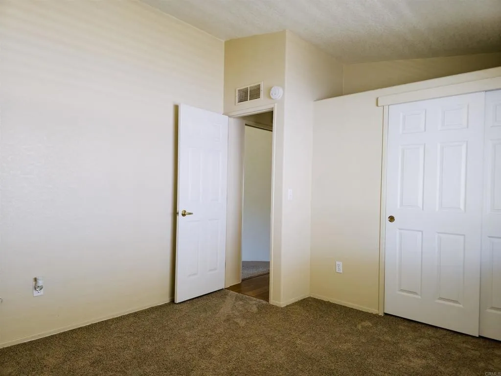 https://cdn.realtyfeed.com/cdn/127/306479307/76ece3d0fc6bd31e9fe7165a5bd3b7f4.webp
