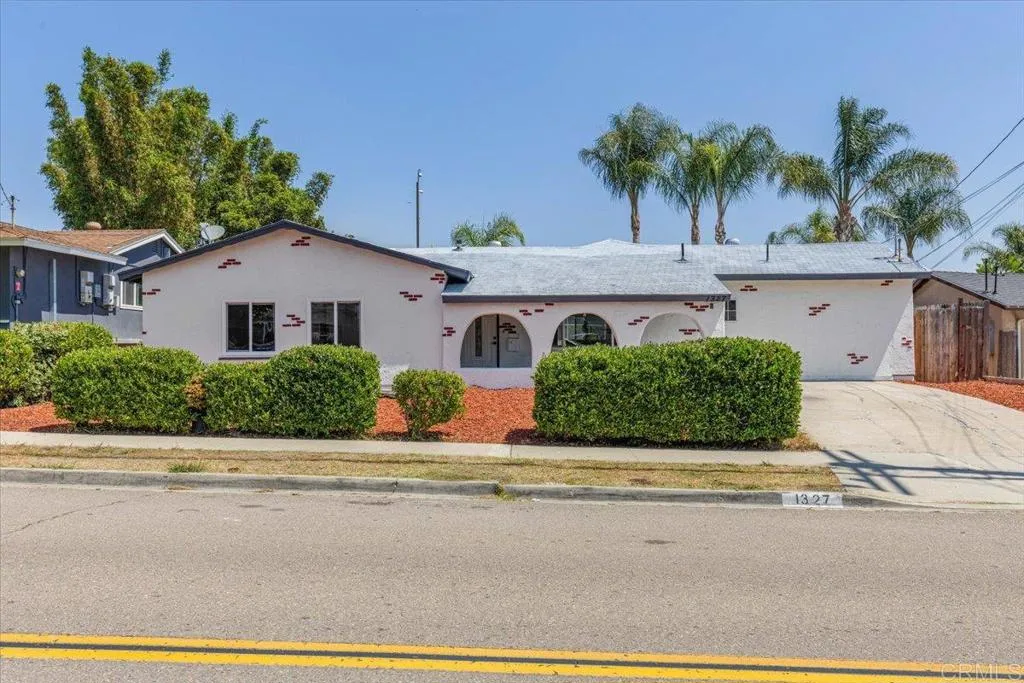 https://cdn.realtyfeed.com/cdn/127/306479325/40c2cc24bf6ce5a53d4d275635628ce6.webp