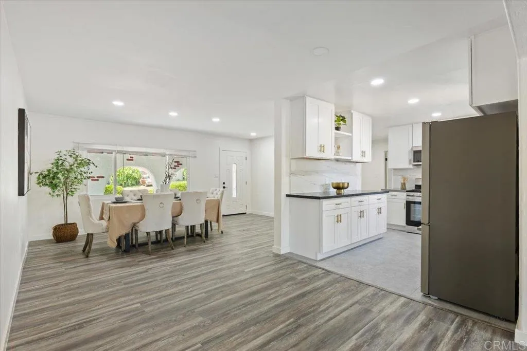 https://cdn.realtyfeed.com/cdn/127/306479325/459a5045cdc33c787e4e5f41d97ef427.webp