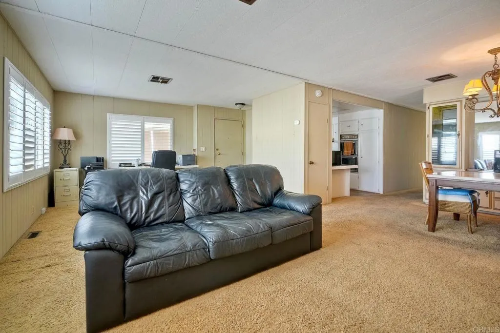 https://cdn.realtyfeed.com/cdn/127/306479340/b0c22c35c300f575e114d62ab5efe47f.webp