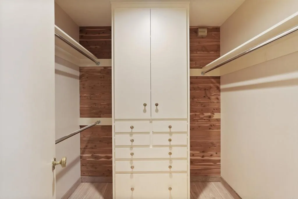 https://cdn.realtyfeed.com/cdn/127/306479362/1323cfd8b52676dee8962375cdd58d66.webp