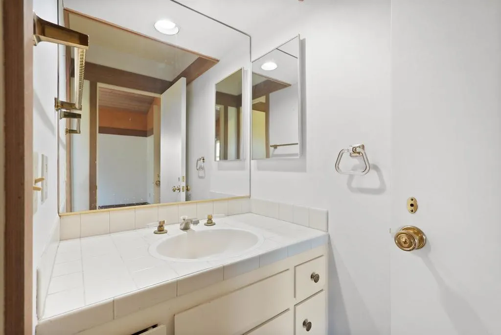 https://cdn.realtyfeed.com/cdn/127/306479362/6626b454060bf967201a6d2772816ac0.webp