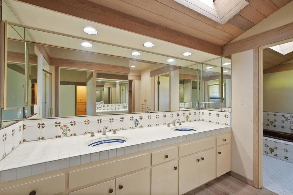 https://cdn.realtyfeed.com/cdn/127/306479362/7e1f35c03e27757f6cea4e77d5d5e3e6.webp