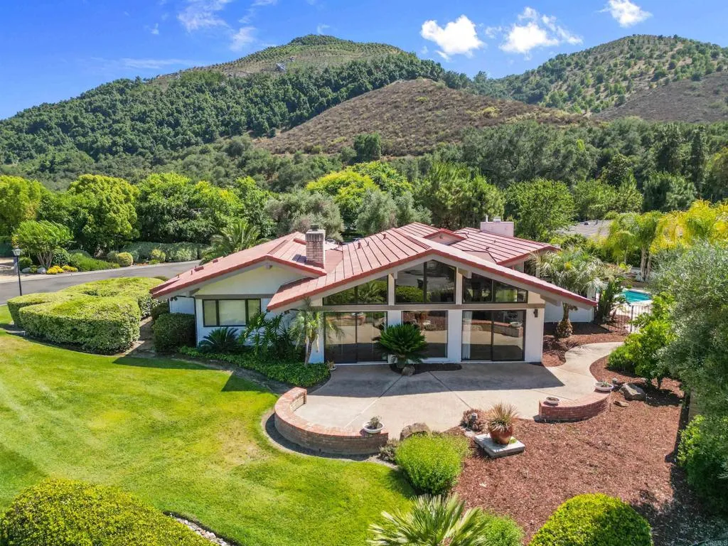 https://cdn.realtyfeed.com/cdn/127/306479362/8dc3cfba2825358000eb2042051a5cc5.webp