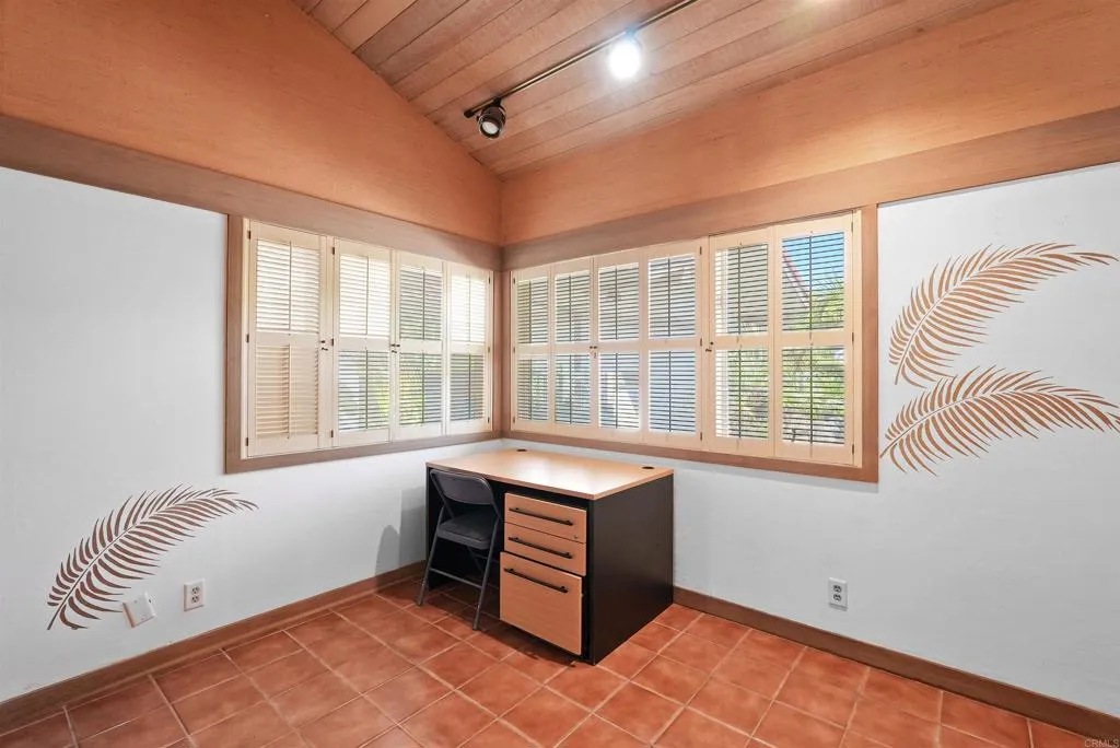https://cdn.realtyfeed.com/cdn/127/306479362/990858ff59477fee742821967e5e7843.webp