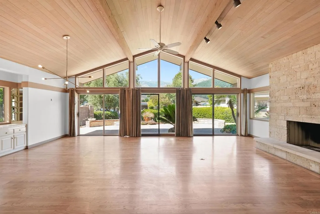 https://cdn.realtyfeed.com/cdn/127/306479362/b5f8cf2123ee0c098d5a8e30268c1009.webp