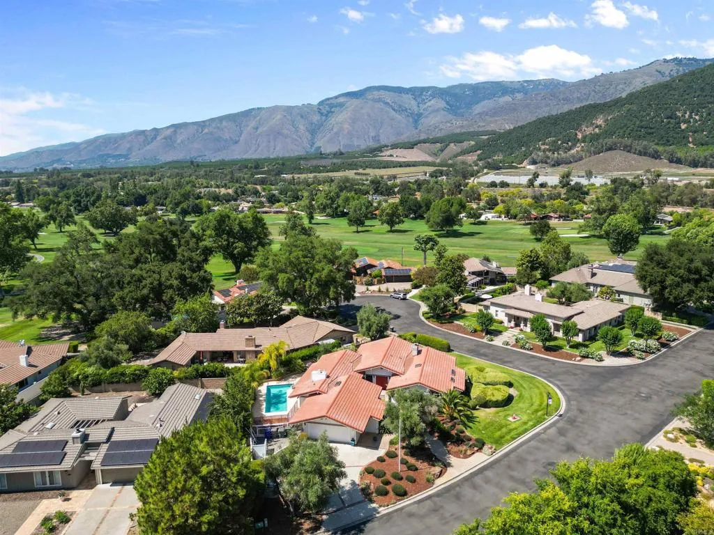 https://cdn.realtyfeed.com/cdn/127/306479362/eaf4fd6dacb338af754d586e8ea618cf.webp