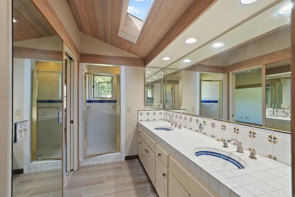 https://cdn.realtyfeed.com/cdn/127/306479362/f7bc8b5432c164ec415a5a53a07ceaca.webp