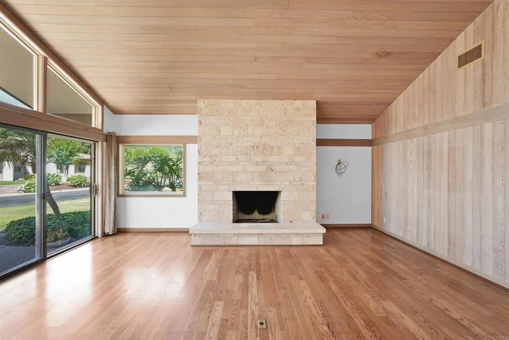 https://cdn.realtyfeed.com/cdn/127/306479362/f93a6423e01e1c7980150af285060698.webp