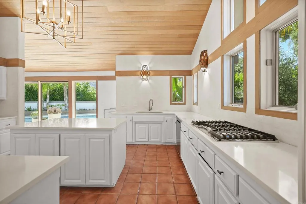 https://cdn.realtyfeed.com/cdn/127/306479362/fd0986d282ae57f8ba7f268d456313f2.webp