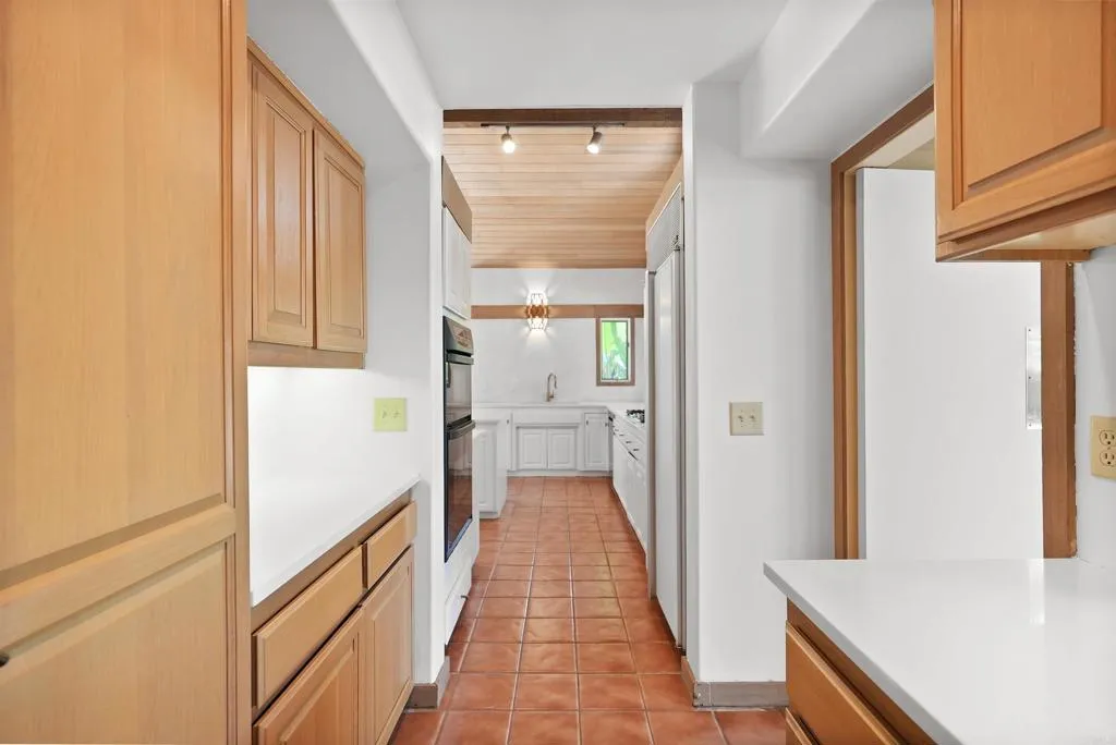 https://cdn.realtyfeed.com/cdn/127/306479362/ff3c63cc92055e03a1a9cda2b35f1948.webp