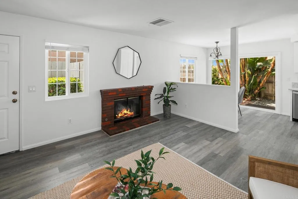 https://cdn.realtyfeed.com/cdn/127/306479483/4c03c7805bb6687b24f72151884c40be.webp