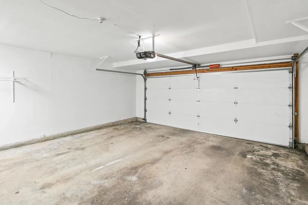 https://cdn.realtyfeed.com/cdn/127/306479483/cd7e7d8b31d74af006414bab3fea8edc.webp