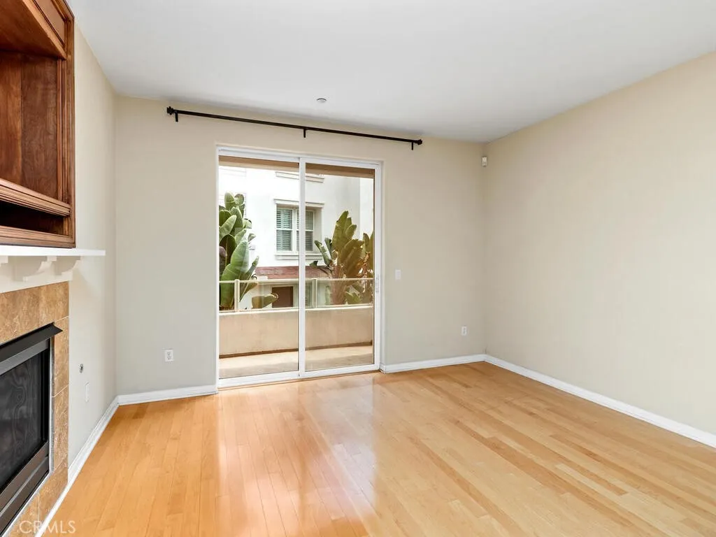 https://cdn.realtyfeed.com/cdn/127/306479558/1438eb8712d47e89e2cbc8ceb5066f52.webp