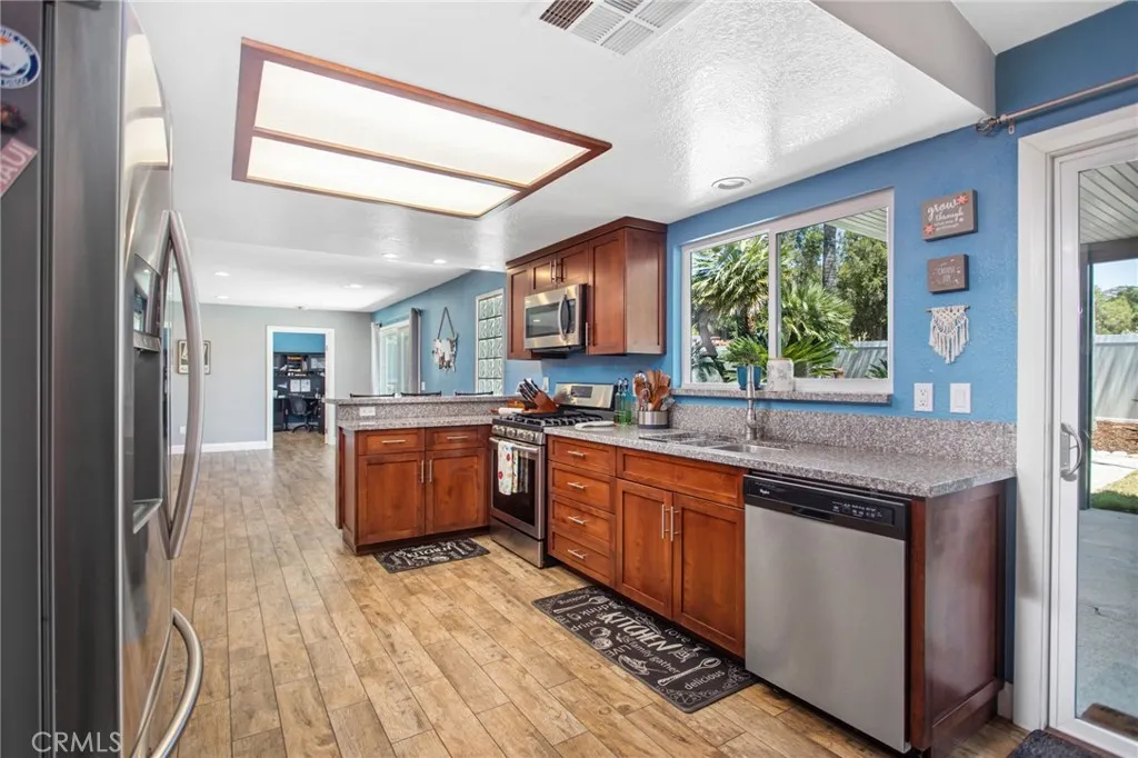 https://cdn.realtyfeed.com/cdn/127/306479576/355fdeb0cf570bf3d628288b10232365.webp