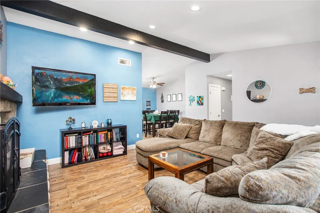 https://cdn.realtyfeed.com/cdn/127/306479576/3f04cbcf99f56ed69f43ba60eba2cf58.webp