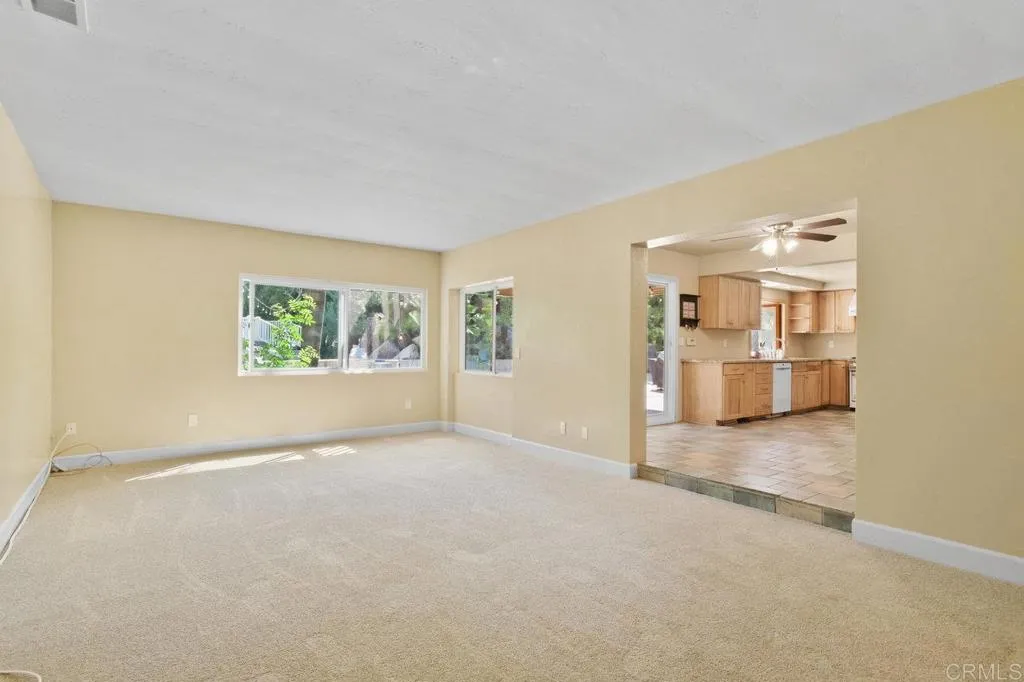 https://cdn.realtyfeed.com/cdn/127/306479834/156801b9b1ecaefdc6d5075e40eb5e77.webp