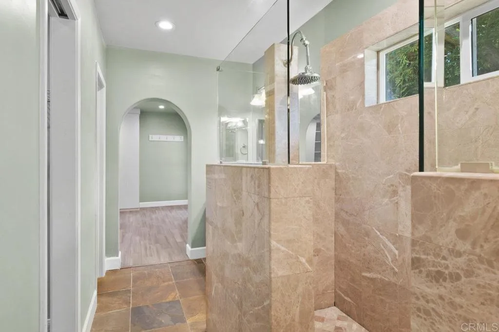 https://cdn.realtyfeed.com/cdn/127/306479834/516bdcd93ed1f0e70505d901a51b1591.webp