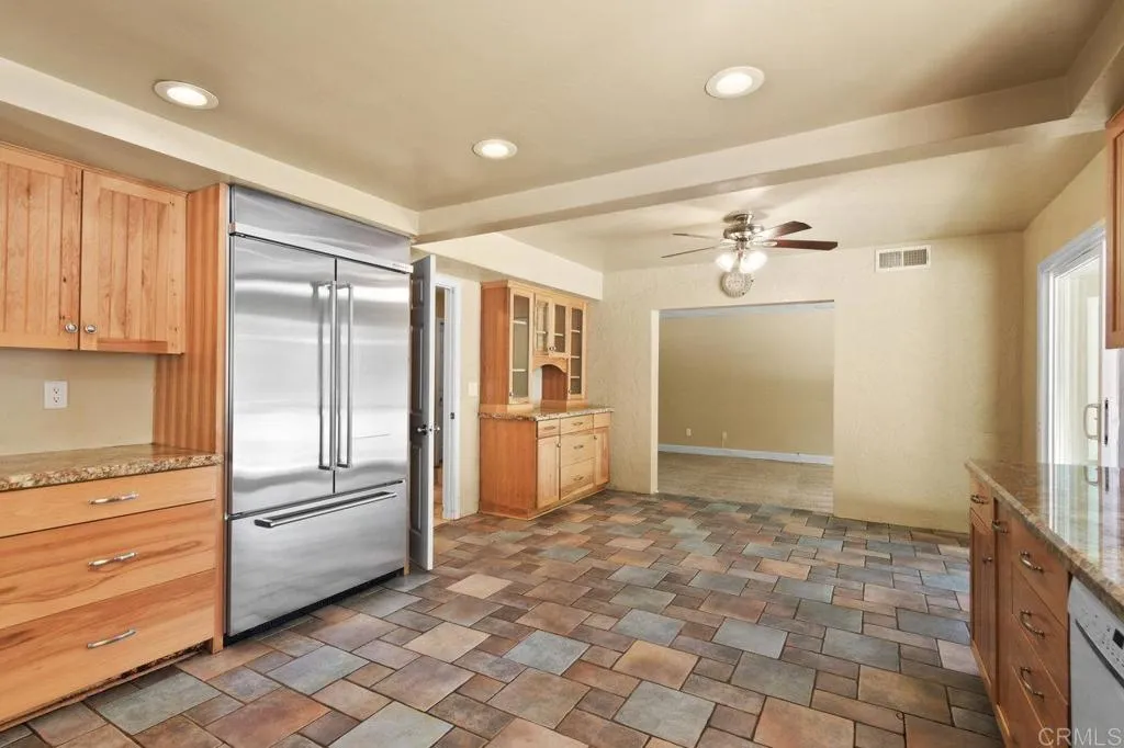 https://cdn.realtyfeed.com/cdn/127/306479834/53a4828f56c08d04abc57bac62d7caa1.webp