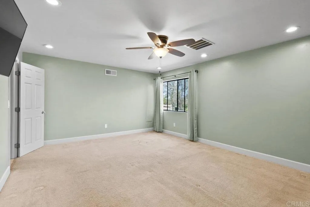 https://cdn.realtyfeed.com/cdn/127/306479834/8f65161e72777d535b2f9b119c2e43f4.webp