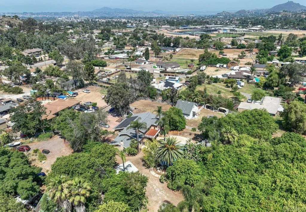 https://cdn.realtyfeed.com/cdn/127/306479834/af7f6b27016baa6e8436224cf93c9551.webp