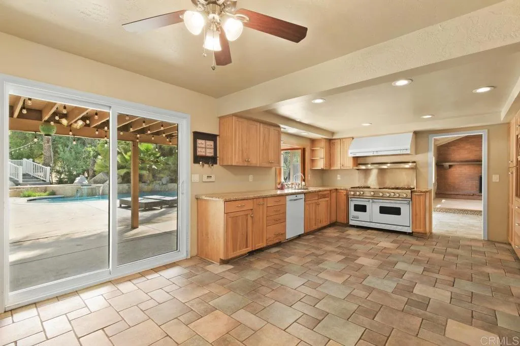 https://cdn.realtyfeed.com/cdn/127/306479834/b2e17fc06cff2cd171383bb9d3a0b7cb.webp