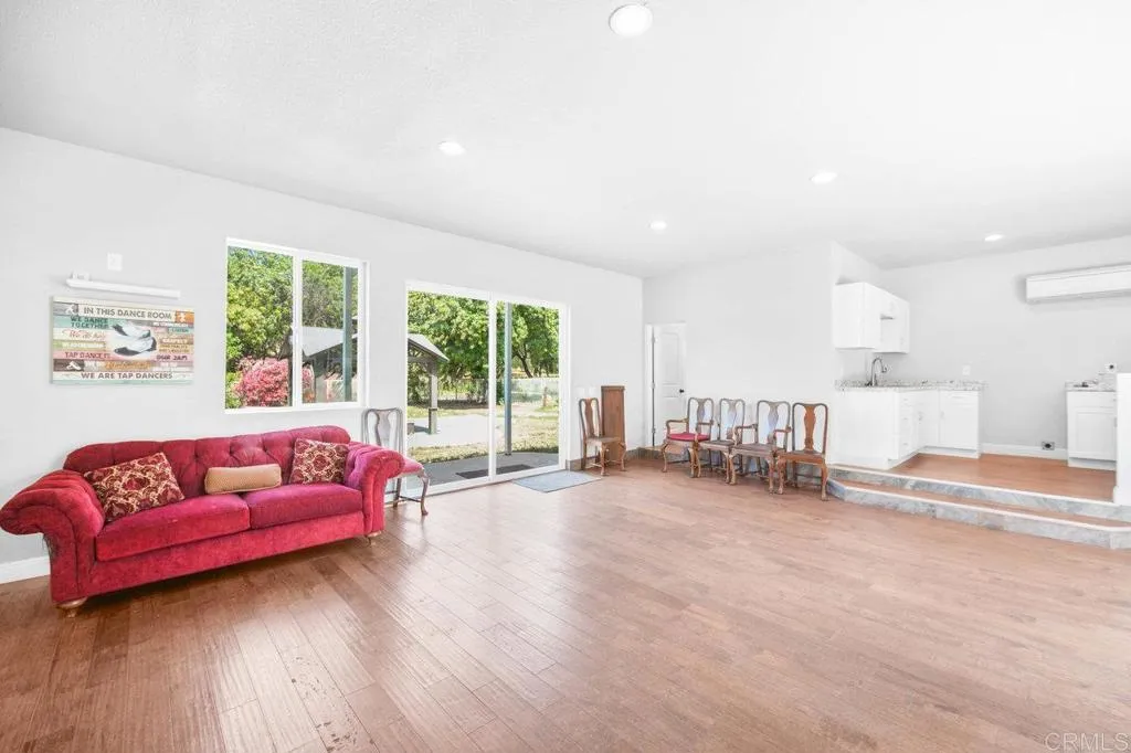 https://cdn.realtyfeed.com/cdn/127/306479834/b7eca13d297b5789d5a1564a82f98126.webp