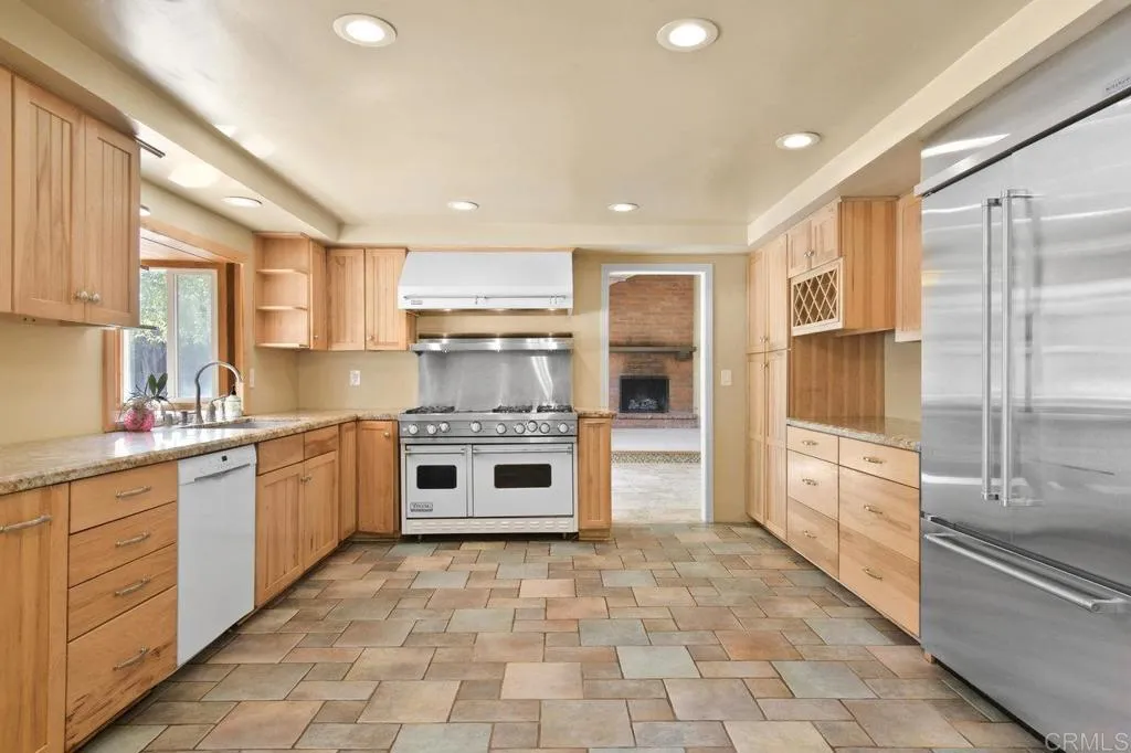 https://cdn.realtyfeed.com/cdn/127/306479834/d3d218923f072c7f8c2ed59dbc3fe3ef.webp