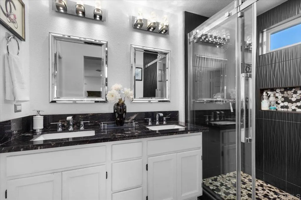 Photo #6: PTP2504871 Listing 