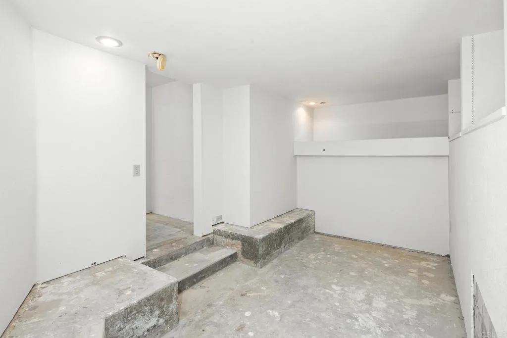 https://cdn.realtyfeed.com/cdn/127/306479970/0260a55d6deefb0ba206c21bdd7e87b0.webp