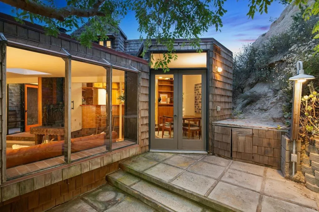 https://cdn.realtyfeed.com/cdn/127/306479970/207bd6df3d0be3a4aa2cad2575a6b5c8.webp