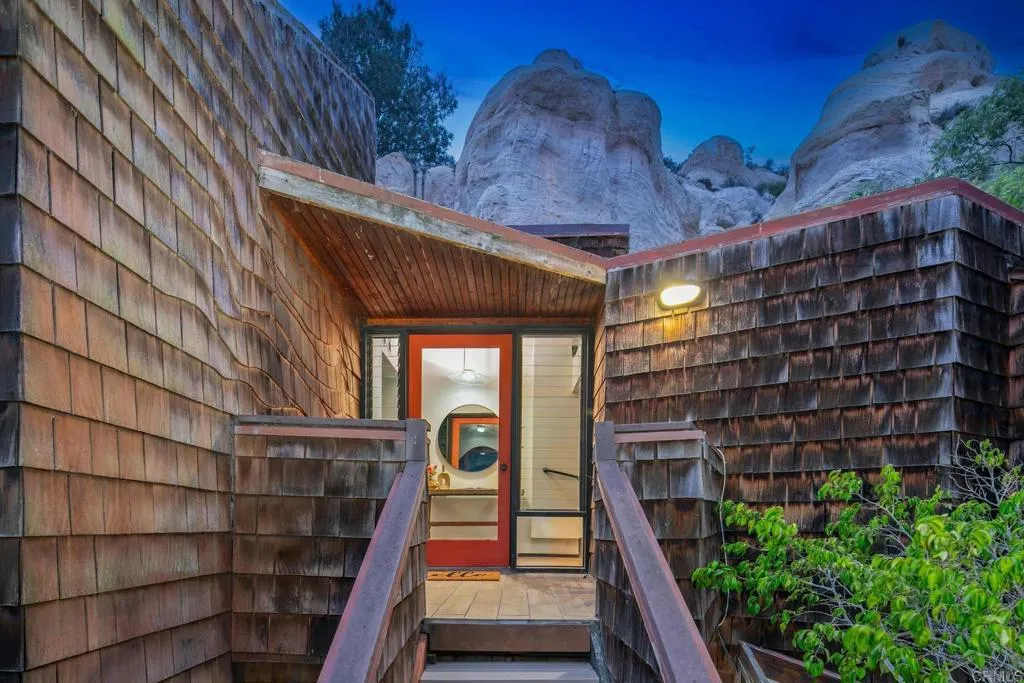 https://cdn.realtyfeed.com/cdn/127/306479970/3fd142de2840466a5c86b40d95e28d80.webp
